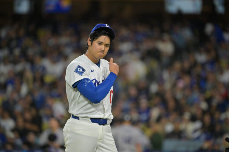 领航国际 在六局无安打战 Colorado Rockies 中与自己缠斗